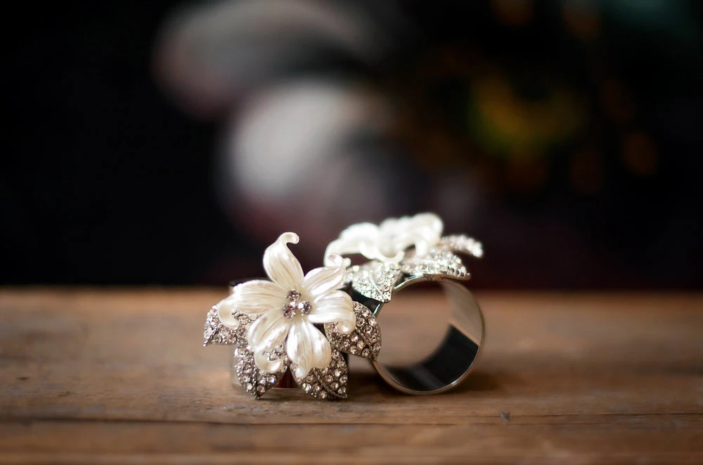 TRISH SCULLY Mother's Day Gift Guide FLEUR BLANCHE NAPKIN RING SET OF 2 8 TRISH SCULLY Mother's Day Gift Guide FLEUR BLANCHE NAPKIN RING SET OF 2