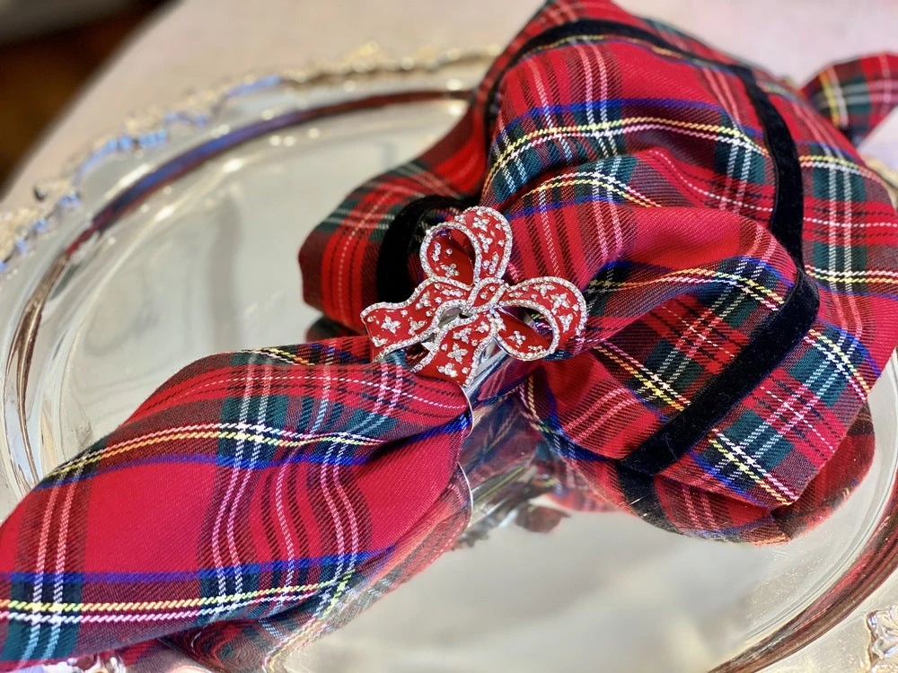 TRISH SCULLY HOME CRIMSON BOW SET OF 2 6 TRISH SCULLY HOME CRIMSON BOW SET OF 2