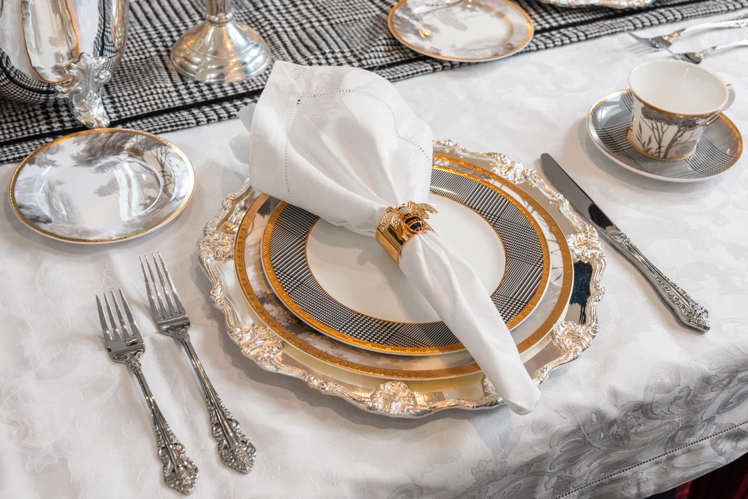 TRISH SCULLY HOME MILANO WHITE JACQUARD TABLECLOTH 128"X56" RECTANGLE 5 TRISH SCULLY HOME MILANO WHITE JACQUARD TABLECLOTH 128"X56" RECTANGLE