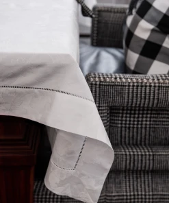 TRISH SCULLY MILANO WHITE JACQUARD TABLE CLOTH 56